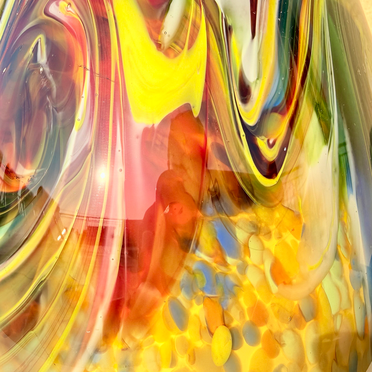 Hand-Blown Vintage Multicolor Art Glass Vase – Swirl Pattern, Ruffled Rim, One-of-a-Kind Retro Decor